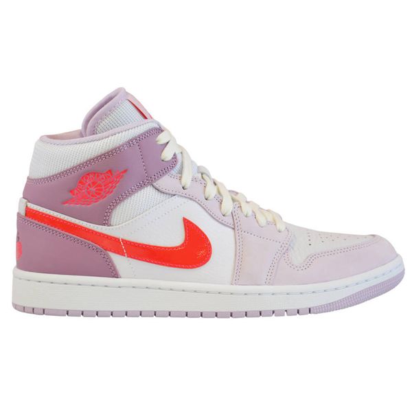 Buty sportowe Air Jordan 1 Mid Valentine's Day. Białe buty sportowe na co dzień damskie Jordan, bez wzorów. Za 1,238.57 zł.