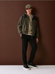 Spodnie dresowe jogger ottoman - czarny. Czarne spodnie sportowe męskie Sinsay, z dresówki. Za 59.99 zł.