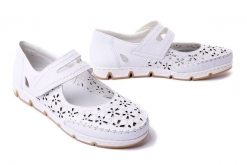 RIEKER 49977-80 white, półbuty damskie. Białe półbuty damskie Rieker, w ażurowe wzory, ze skóry, bez obcasa. Za 255.92 zł.