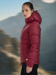 4F Kurtka puchowa trekkingowa z wypełnieniem Primaloft Silver damska - burgundowa XS. Czerwone kurtki damskie 4f, s, bez wzorów, z materiału, bez kaptura. Za 499.99 zł.