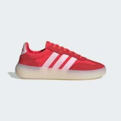 Buty Barreda Decode. Czerwone obuwie trekkingowe damskie Adidas. Za 357.70 zł.