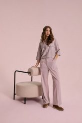 Wiskozowa koszula różowa. Czerwone koszule damskie MOODO, l, bez wzorów, z poliamidu, bez kołnierzyka, bez ramiączek. Za 109.99 zł.