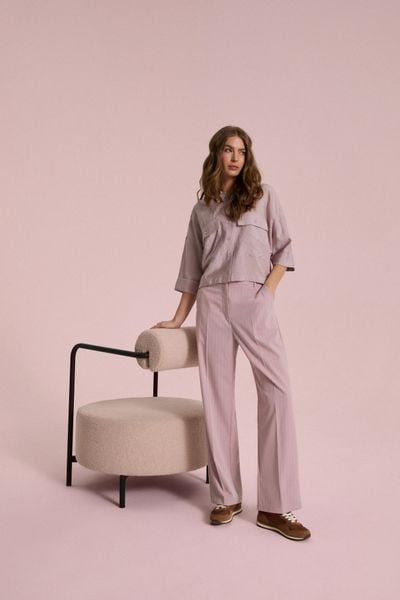 Wiskozowa koszula różowa. Czerwone koszule damskie MOODO, l, bez wzorów, z poliamidu, bez kołnierzyka, bez ramiączek. Za 109.99 zł.