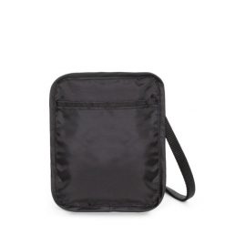 Torba Eastpak. Czarne torebki klasyczne damskie Eastpak, bez wzorów, z poliesteru, bez dodatków. Za 128.00 zł.