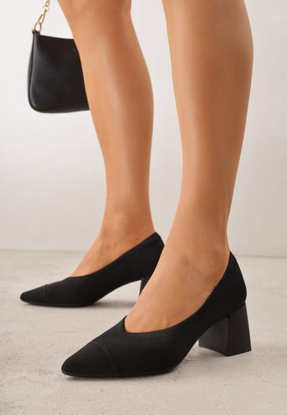 Czarne Czółenka VICES na Geometrycznym Słupku Daphilane. Czarne czółenka damskie Renee, bez wzorów, bez obcasa, na słupku. Za 119.99 zł.