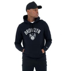 Bluza z kapturem Brooklyn Nets. Białe bluzy z kapturem męskie New Era, m. W wyprzedaży za 262.15 zł.