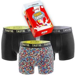Bokserki Tastiq Kellogs 3-pak w pudełku upominkowym w kolorze czarnym. Czarne bokserki męskie Attiq, bez wzorów, z bawełny. Za 135.99 zł.