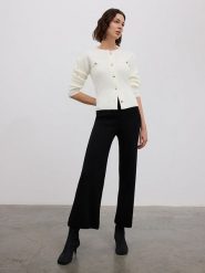 BGN Spodnie w kolorze czarnym rozmiar: 40. Czarne spodnie materiałowe damskie BGN, bez wzorów, z materiału. Za 104.39 zł.