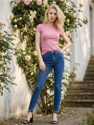 Wiskozowa koszulka z krótkim rękawem - różowy. Czerwone t-shirty damskie Sinsay, l, bez wzorów, z wiskozy, bez kołnierzyka. Za 19.99 zł.