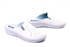 Inblu 50-34 101 bianco, klapki damskie. Białe klapki damskie Inblu, bez wzorów, bez obcasa, na koturnie. Za 73.90 zł.