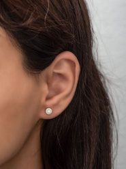 Heliophilia Pozłacane kolczyki-wkrętki z cyrkoniami rozmiar: onesize. Żółte kolczyki damskie Heliophilia, z cyrkonią, pozłacane. Za 40.24 zł.