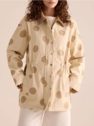 Kurtka z kontrastowym kołnierzem - złamana biel. Kurtki damskie Reserved, l, bez wzorów, z bawełny, bez kaptura. Za 199.99 zł.