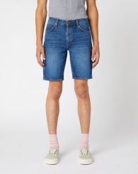 WRANGLER 5 POCKET SHORT MĘSKIE SZORTY SPODENKI GAME ON W14CT112E 112126628. Niebieskie szorty męskie Wrangler, z jeansu, bez kołnierzyka. Za 169.99 zł.