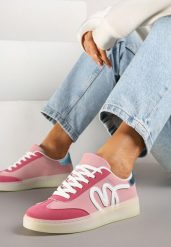 Różowe Sneakersy Kultowe Tenisówki Zdobione Abstrakcyjną Aplikacją Fendiva. Czerwone trampki i tenisówki damskie Renee, z aplikacjami, z jeansu. Za 74.99 zł.