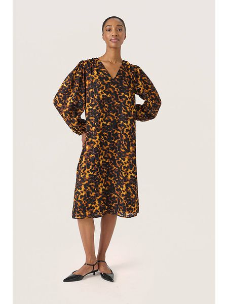 Soaked in Luxury Sukienka w kolorze czarno-musztardowym rozmiar: M. Czarne sukienki damskie Soaked in Luxury, m, bez wzorów, bez kołnierzyka, bez ramiączek, midi. Za 195.99 zł.