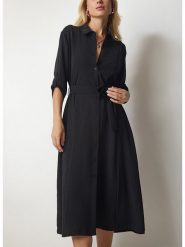 Milan Kiss Sukienka w kolorze czarnym rozmiar: S. Czarne sukienki damskie Milan Kiss, na co dzień, s, bez wzorów, z tkaniny, bez kołnierzyka, bez ramiączek, maxi, proste. Za 208.83 zł.