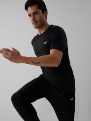 4F Koszulka do biegania szybkoschnąca męska - czarna M. Czarne t-shirty sportowe męskie 4f, l, bez ramiączek, do biegania. Za 129.99 zł.