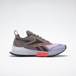 Buty do chodzenia damskie Reebok Lavante Trail 2. Brązowe buty sportowe na co dzień damskie Reebok, bez wzorów, z materiału, na fitness i siłownię. Za 376.00 zł.