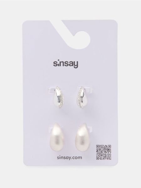 Kolczyki w stylu minimalistycznym 2 pack - srebrny. Szare kolczyki damskie Sinsay, srebrne. Za 12.99 zł.