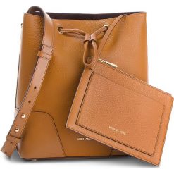 Torebka MICHAEL MICHAEL KORS - Cary 30F8G0CM2T Acorn. Brązowe torebki klasyczne damskie MICHAEL Michael Kors, z aplikacjami, ze skóry, zdobione, bez dodatków. W wyprzedaży za 759.00 zł.
