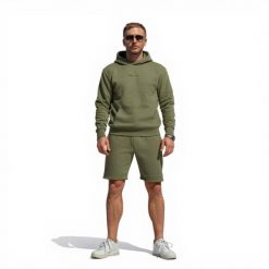 Szorty dresowe do noszenia w domu – khaki. Zielone szorty damskie HOME DELUXE, bez wzorów, z bawełny, eleganckie. Za 109.99 zł.