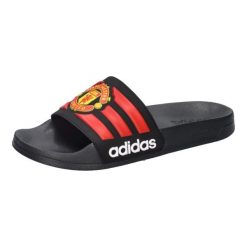 Sandały adilette Manchester United 2025/26. Czarne sandały męskie Adidas, z materiału, bez zapięcia. Za 119.99 zł.
