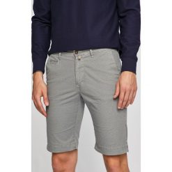 Pierre Cardin - Szorty. Szare szorty męskie Pierre Cardin, z bawełny, bez kołnierzyka. W wyprzedaży za 179.90 zł.
