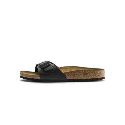 Klapki damskie Birkenstock Madrid BS. Brązowe klapki damskie Birkenstock, bez wzorów, z materiału, bez obcasa. Za 299.90 zł.