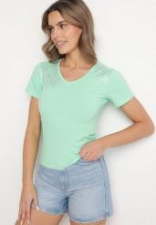 Jasnozielony Bawełniany T-shirt z Dekoltem w Serek z Cyrkoniową Aplikacją Nirivale. Zielone t-shirty damskie Born2be, l, z aplikacjami, z bawełny, bez kołnierzyka. Za 34.99 zł.