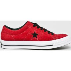 Converse - Tenisówki. Czerwone trampki i tenisówki męskie Converse, bez wzorów, z materiału, bez zapięcia. W wyprzedaży za 239.90 zł.