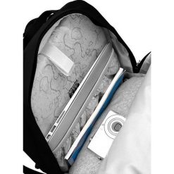 Plecak antykradzieżowy Pacsafe Vibe 25 - jet black. Czarne plecaki damskie Pacsafe, bez wzorów. Za 639.99 zł.