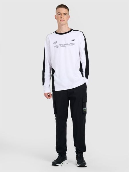 4F Spodnie casual cargo męskie - czarne L. Czarne spodnie materiałowe męskie 4f, bez wzorów, z tkaniny, casualowe. Za 189.99 zł.