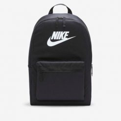 Plecak sportowy młodzieżówy Nike Heritage. Czarna plecaki damskie Nike, bez wzorów, młodzieżowe. Za 142.99 zł.