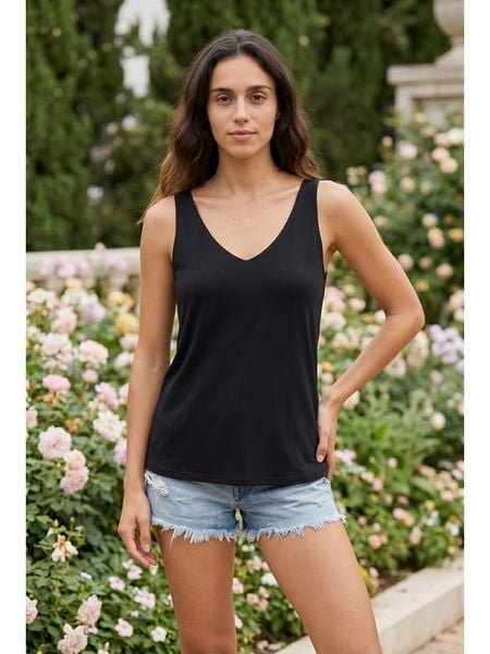 SOULSHAE Top w kolorze czarnym rozmiar: XXL/3XL. Czarne topy damskie SOULSHAE, xl, bez wzorów, z wiskozy, bez kołnierzyka. Za 86.95 zł.