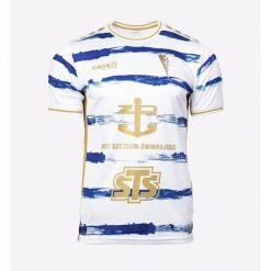 Wyjazdowa koszulka piłkarska Pogoń Szczecin 26/27 – Capelli. Białe t-shirty sportowe męskie CAPELLI SPORT, l, z materiału, bez ramiączek, do piłki nożnej. Za 299.99 zł.