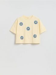 Bawełniany t-shirt z aplikacją - jasnożółty. Żółte t-shirty damskie Reserved, l, z aplikacjami, z bawełny, bez kołnierzyka. Za 59.99 zł.
