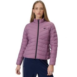 4F damska kurtka pikowana, lekka, hydrofobowa. Fioletowe kurtki damskie 4f, m, bez wzorów, z materiału, bez kaptura. Za 195.99 zł.