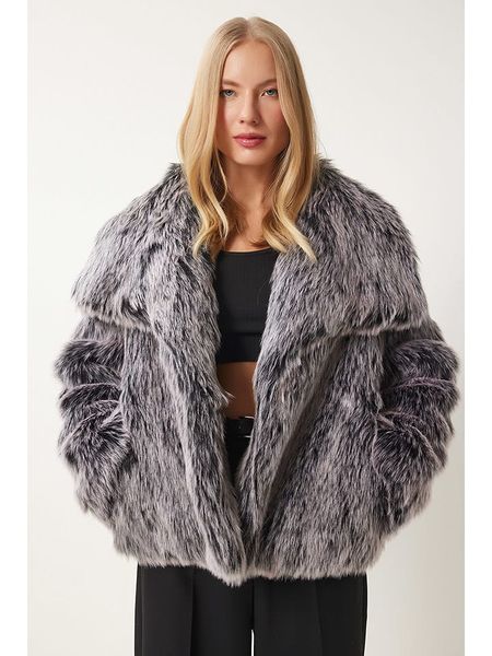 Happiness Istanbul Kurtka w kolorze szarym ze sztucznego futra rozmiar: onesize. Szare kurtki damskie Happiness Istanbul, bez wzorów, bez kaptura. Za 187.96 zł.