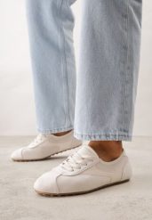 Beżowe Sneakersy Kultowe Tenisówki Y2K z Imitacji Zamszu Nerialle. Brązowe trampki i tenisówki damskie Renee, bez wzorów, z koronki. Za 89.99 zł.