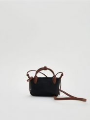 Torebka crossbody - czarny. Czarne torebki klasyczne damskie Reserved, bez wzorów, bez dodatków. Za 79.99 zł.