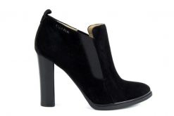 Botki Calvin Klein Jalene Black, Czarny, Skóra naturalna - 40. Czarne botki damskie CALVIN KLEIN, ze skóry, klasyczne, bez obcasa, na słupku, bez zapięcia. W wyprzedaży za 431.10 zł.