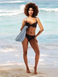 Góra od bikini - brązowy. Brązowe bikini damskie Sinsay, bez wzorów. Za 29.99 zł.