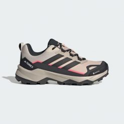 Buty hikingowe Terrex Skychaser AX5 GORE-TEX. Brązowe obuwie do biegania damskie Adidas. Za 529.00 zł.