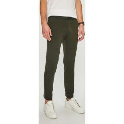 Scotch & Soda - Spodnie. Zielone spodnie materiałowe męskie Scotch & Soda, bez wzorów, z bawełny, casualowe. W wyprzedaży za 379.90 zł.