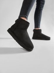 Ugg Śniegowce W Classic Mini II 1016222 Czarny. Czarne śniegowce damskie Ugg, ze skóry. Za 709.99 zł.