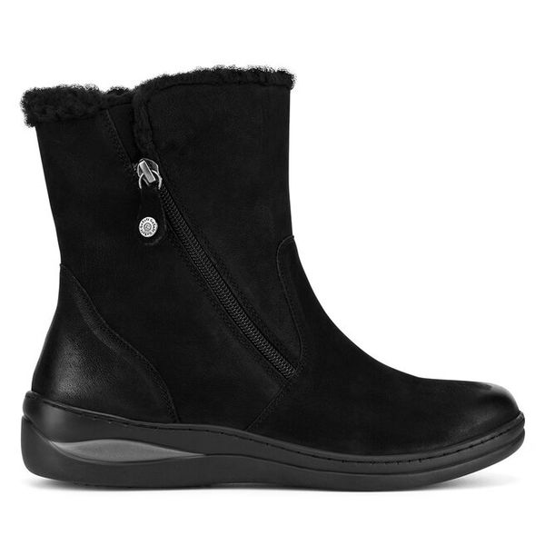 Botki Go Soft. Czarne botki damskie GO SOFT, bez obcasa, na płaskiej podeszwie, bez zapięcia. Za 269.99 zł.