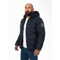 Kurtka zimowa męska Pitbull z kapturem Mobley. Niebieskie kurtki męskie PITBULL, na zimę, l, bez wzorów, sportowe, z kapturem. Za 399.00 zł.