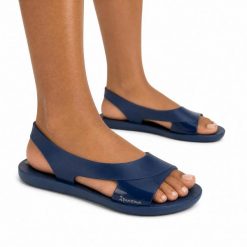 Sandały damskie Ipanema 26477 GO MINIMAL FEM. Niebieskie sandały damskie Ipanema, bez wzorów, z materiału, bez obcasa. Za 79.00 zł.