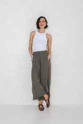 SPODNIE ZORA OLIWKA L - Flawless. Białe spodnie materiałowe damskie Flawless, bez wzorów, z gumy, klasyczne. Za 329.00 zł.