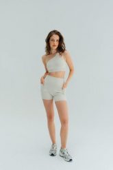 Szorty damskie do jogi Moonholi Glam z kieszeniami. Białe spodenki sportowe damskie MOONHOLI, l, ze skóry, na fitness i siłownię. Za 169.00 zł.